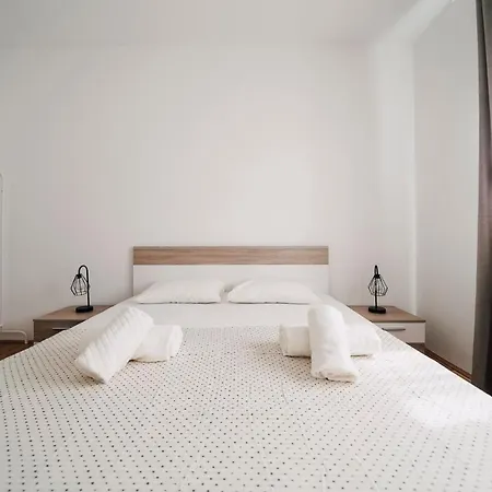 Spacious And Cosy Dumato Apartman Zára