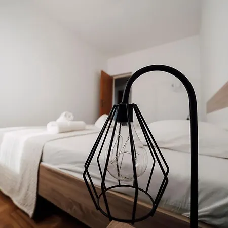 Spacious And Cosy Dumato Apartman